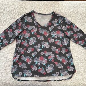 Lane Bryant Charcoal/Multicolor Floral 3/4 Sleeve V-neck Luxury Tee